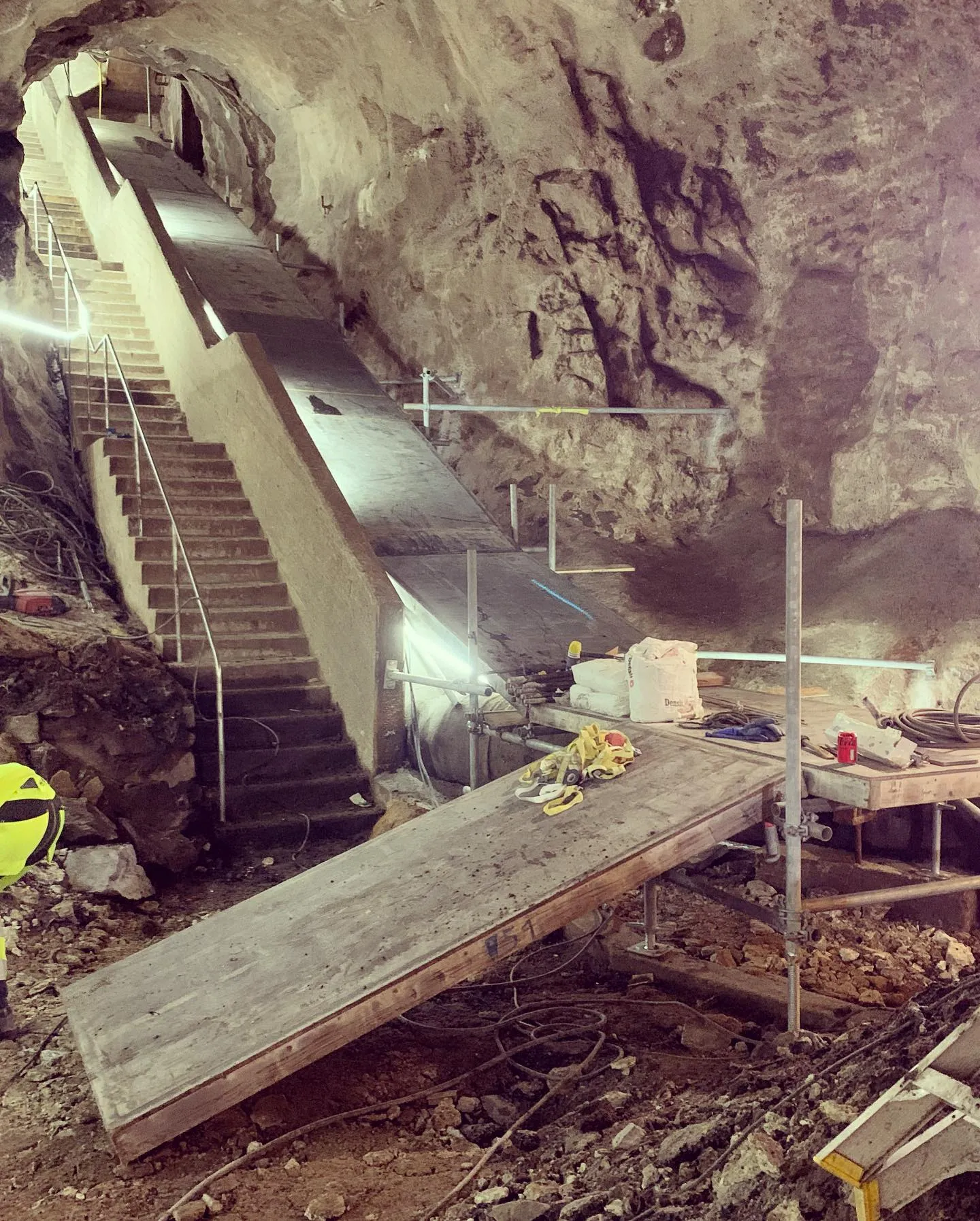Underjordiskt projekt med trappor