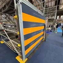 Orange/svart skyddsbarriär